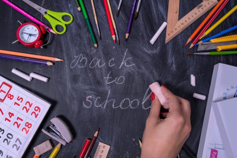 School Year Parenting Schedules Compared: How 2 2 3, 2 2 5 5, and Week On Week Off Affect Kids and Logistics